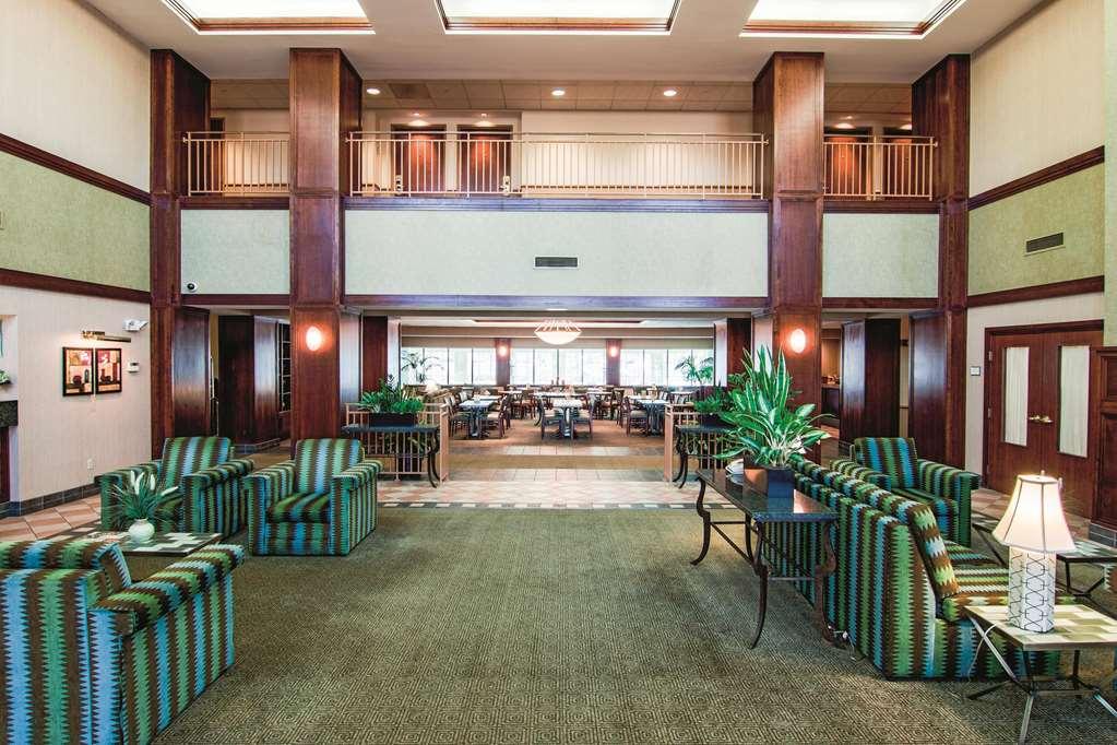 La Quinta By Wyndham Bannockburn-Deerfield Hotel Interior photo